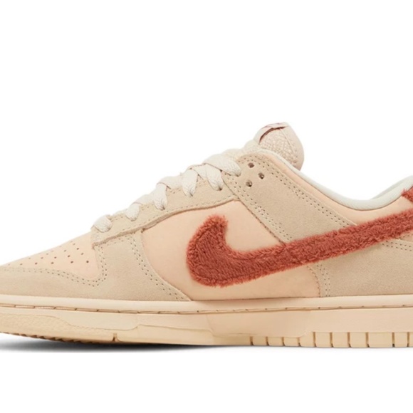 Dunks - Picture 3 of 12